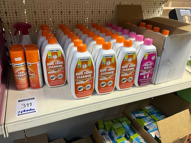 Partij toiletreinigingsartikelen - afbeelding 1 van  7