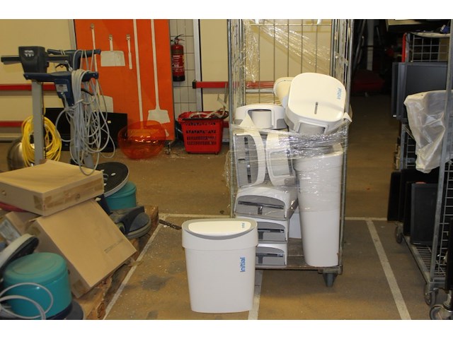 Partij toiletrol houders + sanitaire afvalbakken c.a. 15 stuks - afbeelding 2 van  11