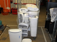 Partij toiletrol houders + sanitaire afvalbakken c.a. 15 stuks - afbeelding 5 van  11