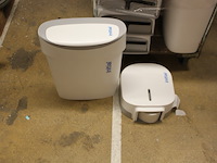 Partij toiletrol houders + sanitaire afvalbakken c.a. 15 stuks - afbeelding 11 van  11
