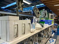 Partij toilettoebehoren - afbeelding 1 van  12