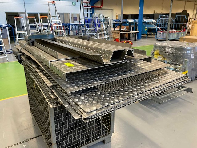 Partij traanplaat - afbeelding 3 van  4