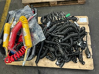 Partij trailer stekkers en luchtslangen - afbeelding 1 van  4