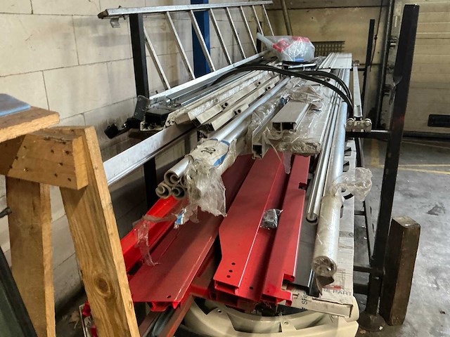 Partij traileronderdelen - afbeelding 8 van  9