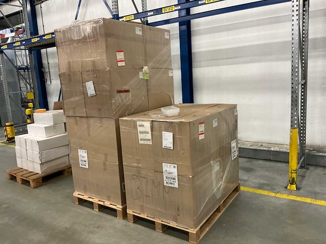 Partij transparante schalen - afbeelding 2 van  2