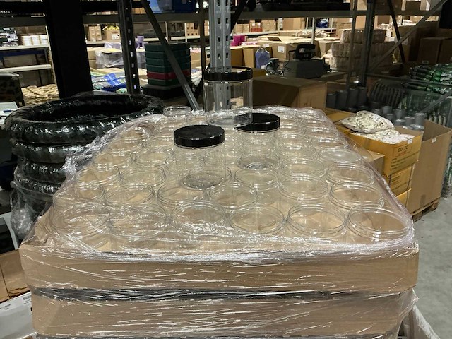 Partij transparante verpakkingspotten met zwarte deksel 500ml (850x) - afbeelding 1 van  4