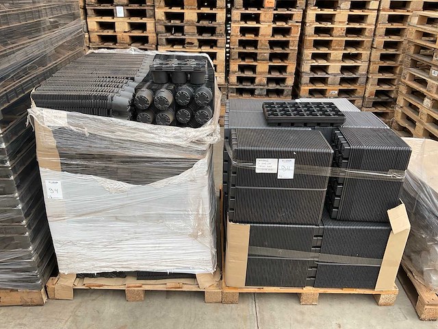 Partij transport trays (ca. 2350x) - afbeelding 1 van  4