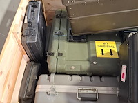 Partij transportkisten en koffers - afbeelding 10 van  12