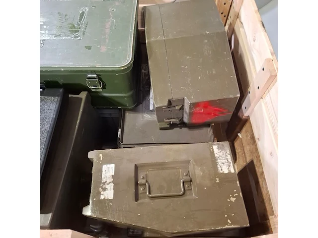 Partij transportkisten en koffers - afbeelding 6 van  6