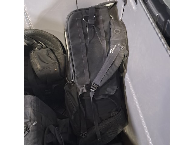 Partij transportkoffers en rugtassen - afbeelding 12 van  12