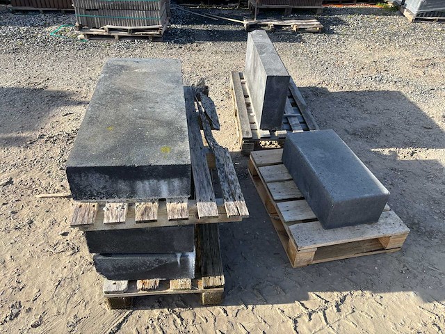 Partij traptrede beton - antraciet - 100 x 40 x 16 & 60 x 30 x 20 cm (5x) - afbeelding 1 van  3