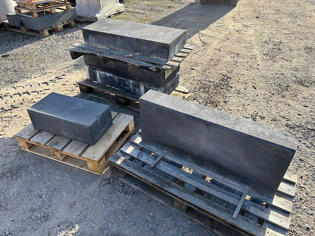 Partij traptrede beton - antraciet - 100 x 40 x 16 & 60 x 30 x 20 cm (5x) - afbeelding 2 van  3