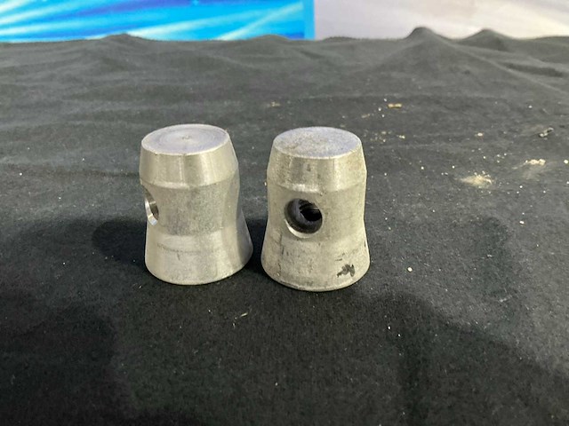 Partij truss verbindingsbussen half conical eurotruss - afbeelding 2 van  2