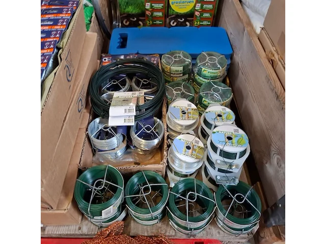 Partij tuinbenodigdheden o.a. larvex, nature - afbeelding 9 van  28