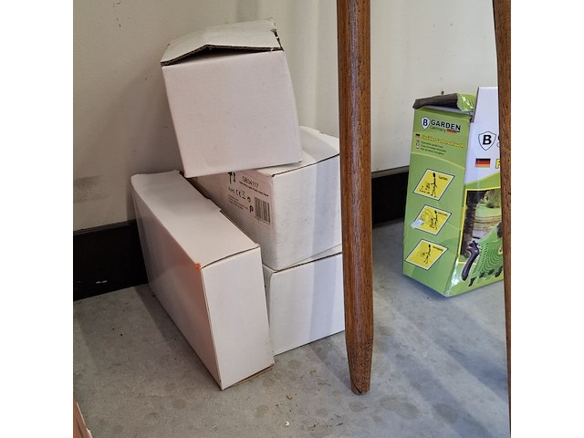 Partij tuinbenodigdheden - afbeelding 11 van  12