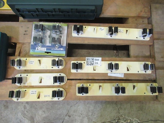 Partij tuin/gereedschap houders - afbeelding 1 van  1