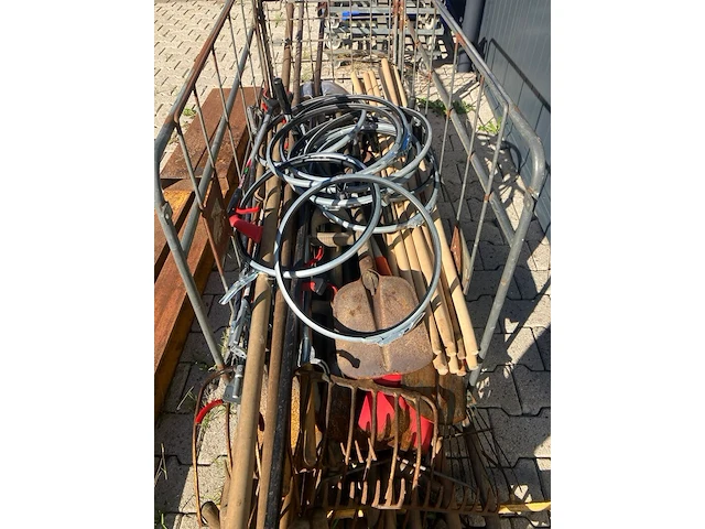 Partij tuingereedschap inclusief rolcontainer - afbeelding 2 van  8