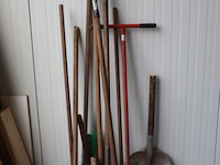 Partij tuingereedschap o.a. hark, schep, grondboor & sneeuwschuif - afbeelding 1 van  5