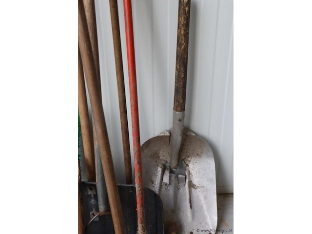 Partij tuingereedschap o.a. hark, schep, grondboor & sneeuwschuif - afbeelding 4 van  5