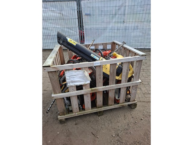 Partij tuingereedschap o.a. stihl, husqvarna - afbeelding 1 van  12