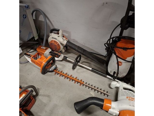 Partij tuingereedschap, stihl, oranje - afbeelding 23 van  23