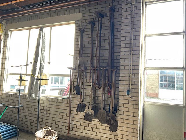 Partij tuingereedschap - afbeelding 1 van  2