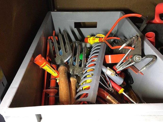 Partij tuingereedschap - afbeelding 1 van  2