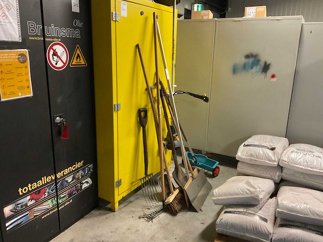 Partij tuingereedschap - afbeelding 1 van  2
