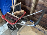 Partij tuingereedschap - afbeelding 1 van  3