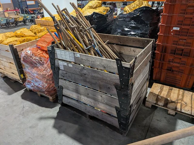 Partij tuingereedschap - afbeelding 1 van  11