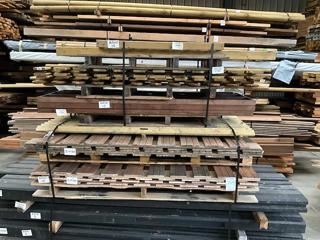 Partij tuinhout - afbeelding 2 van  9