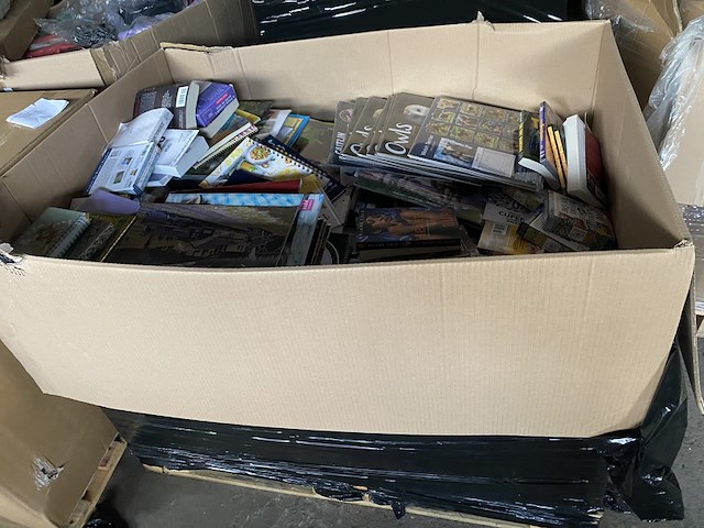 Partij tuinmanden, boeken en agenda's - afbeelding 7 van  8