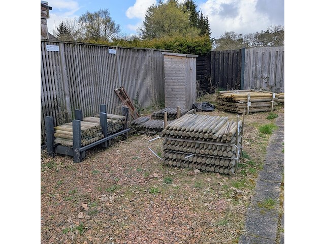 Partij tuinpalen - afbeelding 1 van  11