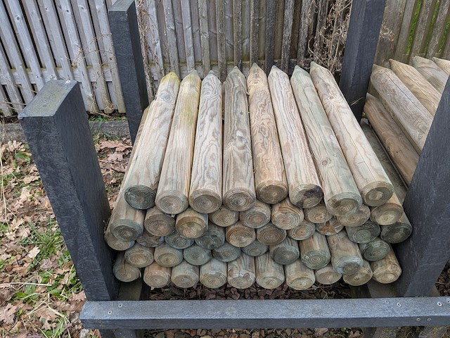 Partij tuinpalen - afbeelding 8 van  11