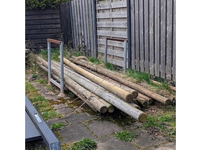 Partij tuinpalen - afbeelding 1 van  4