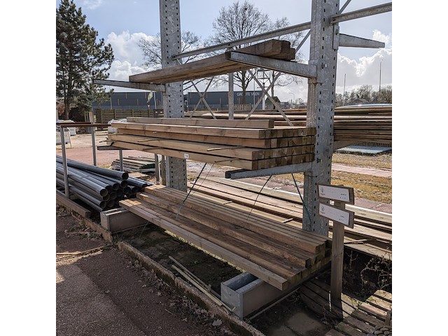 Partij tuinpalen - afbeelding 1 van  6