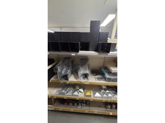 Partij tuinproducten - afbeelding 7 van  13