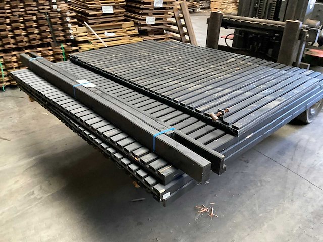 Partij tuinschermen met poort en kozijn - 180x180 cm - afbeelding 1 van  13