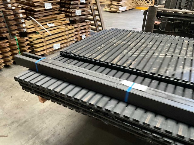 Partij tuinschermen met poort en kozijn - 180x180 cm - afbeelding 10 van  13