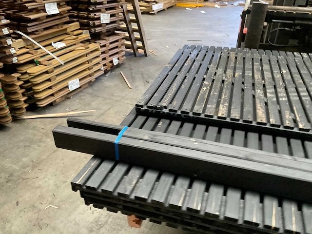 Partij tuinschermen met poort en kozijn - 180x180 cm - afbeelding 11 van  13