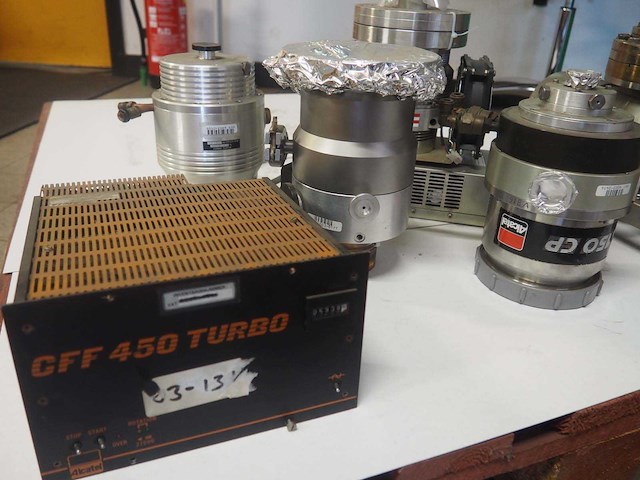 Partij turbo (moleculair) pompen met controller - afbeelding 1 van  13