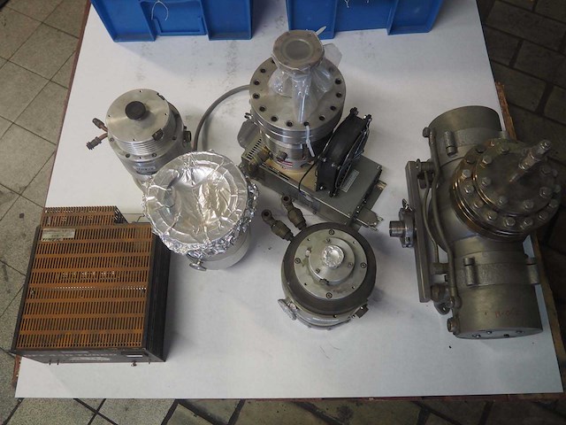 Partij turbo (moleculair) pompen met controller - afbeelding 7 van  13