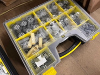 Partij uitvulplaten, klemmen, schroeven en connectoren in 3 organizers - afbeelding 5 van  6