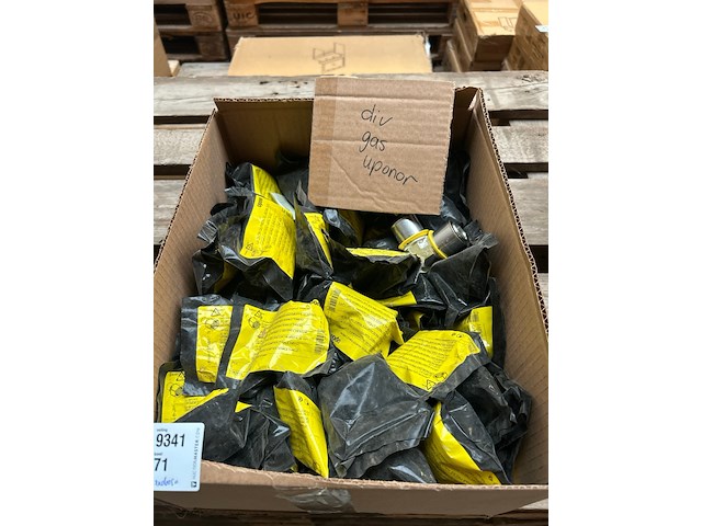 Partij uponor persfittingen/persbochten voor gasinstallaties - afbeelding 1 van  4