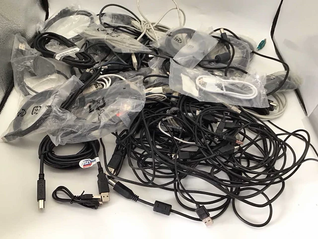 Partij usb pc- & netwerkkabel - afbeelding 1 van  1
