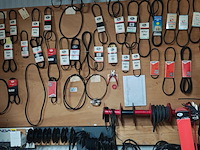 Partij v-snaren, kabel en slagenklemmen - afbeelding 1 van  7