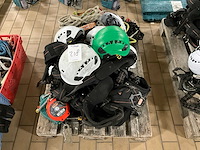 Partij valbeschermingsmiddelen - afbeelding 1 van  4