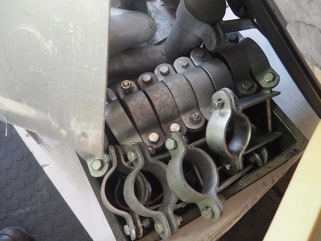Partij van 15 veiligheid spiegels met beugel en bevestigingsmateriaal - afbeelding 6 van  7