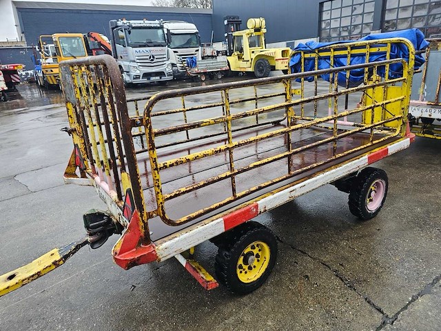 Partij van 5 gustav stiehl kfw airport baggage carts / luchthaven bagagewagens – 1.500 kg - afbeelding 2 van  3