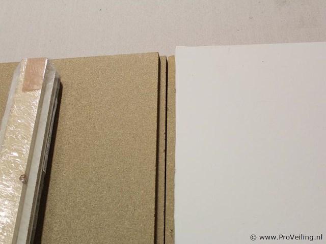 Partij van 8 spaanplaten - afbeelding 1 van  2